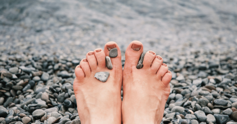 allison-mack-feet